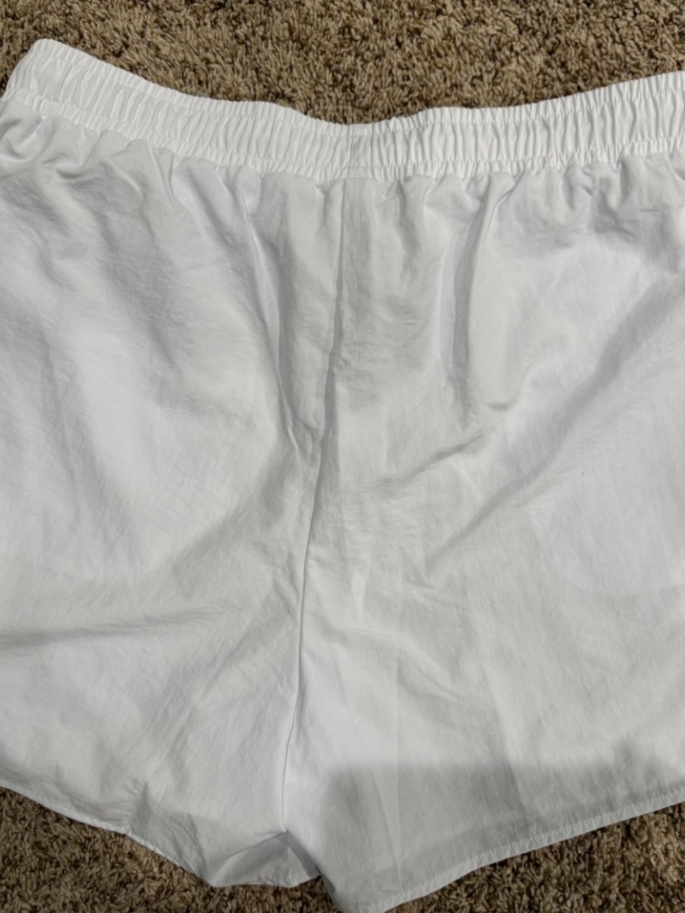 ALO Yoga Alumni Short in white size large - Picture 5 of 5